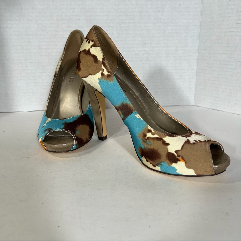 Westies Emmy Peep Toe Heels Size 6.5 Multicolor Abstract Print Fabric Pumps